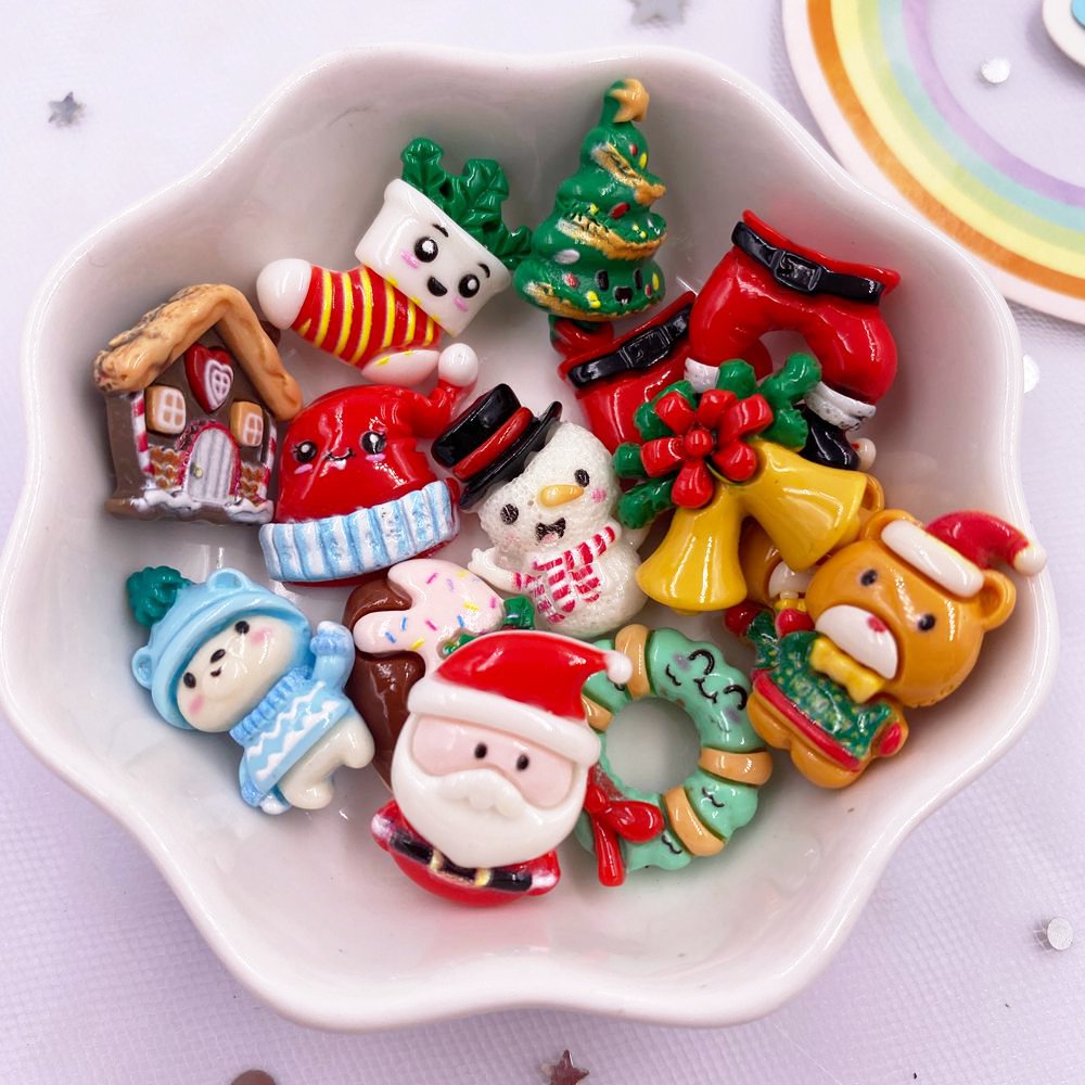 Elk Bugle Call - 12PCS Resin Kawaii Colorful Mini Santa
